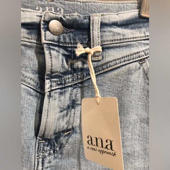 a.n.a a new approach light wash denim skirt size 4 - Picture 3 of 9